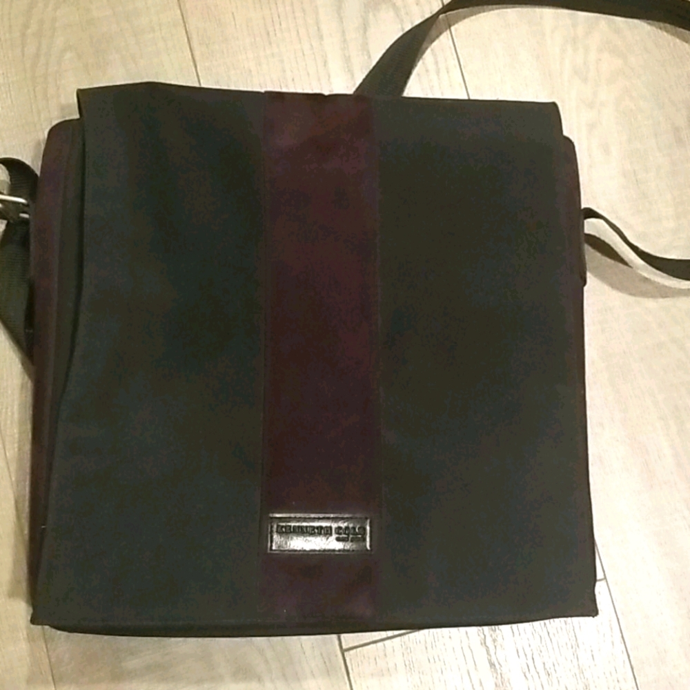 Laptop over the shoulder bag